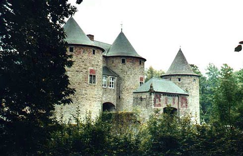 Castillo de Corroy le Chateau Castillo de Corroy le Chateau