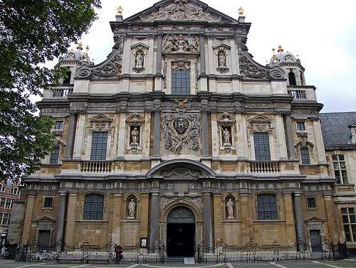 La Iglesia de San Carlos Borromeo en Amberes La Iglesia de San Carlos Borromeo en Amberes