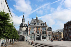 Plaza-de-Armas-de-Namur-01
