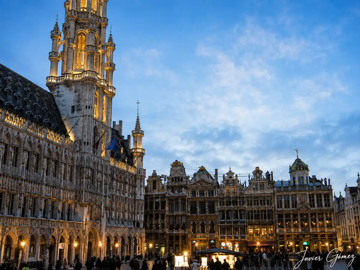 Ayuntamiento de Bruselas en la Grand Place Ayuntamiento de Bruselas en la Grand Place