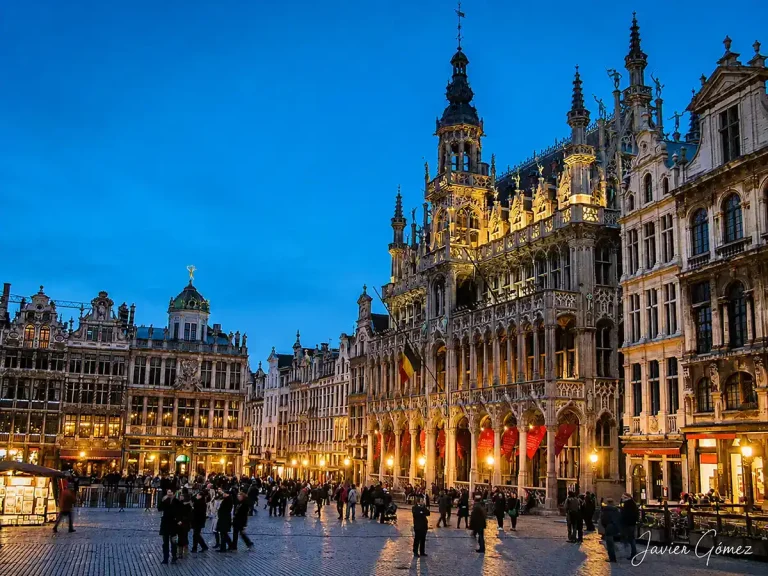 Grand Place de Bruselas de noche