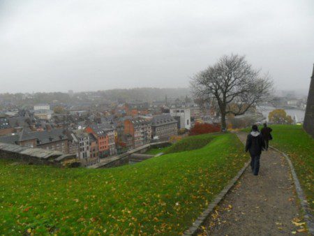 Bajando desde la Ciudadela de Namur Bajando desde la Ciudadela de Namur