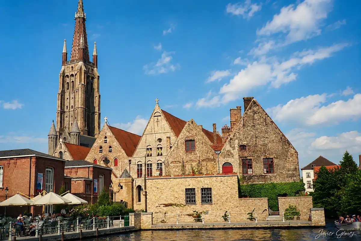 Vrouwekerk en Brujas Vrouwekerk en Brujas
