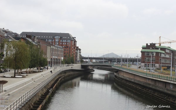 Charleroi ribera del Sambre